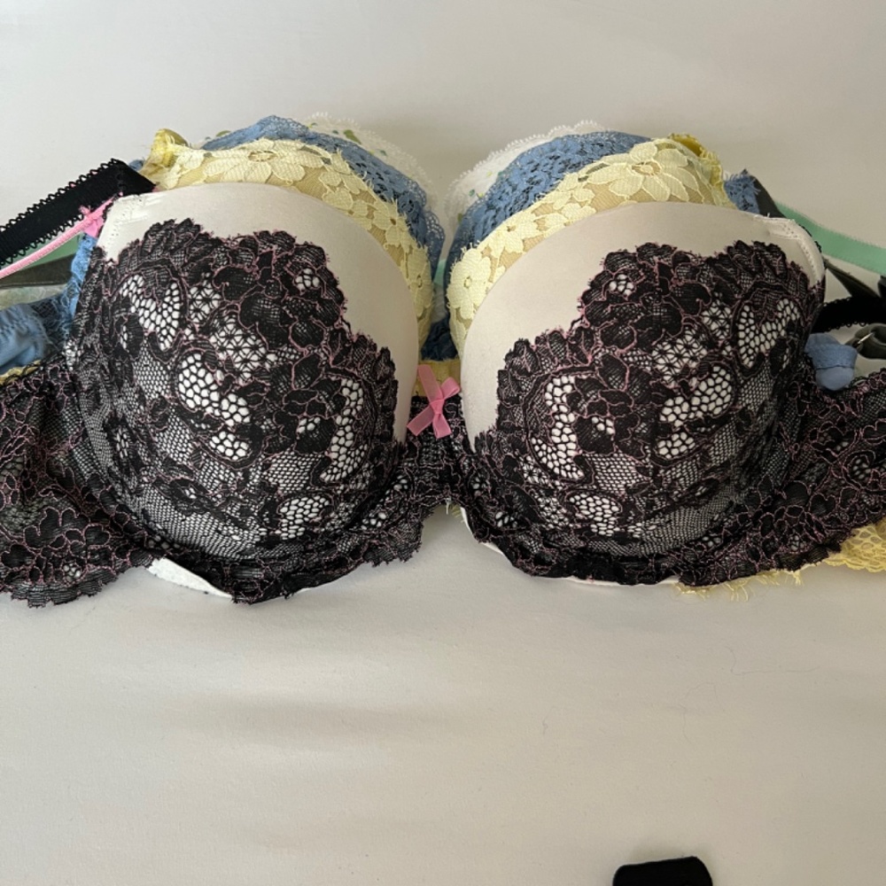 Victoria’s Secret SET OF 8 Bras 32DDD - Picture 4 of 9